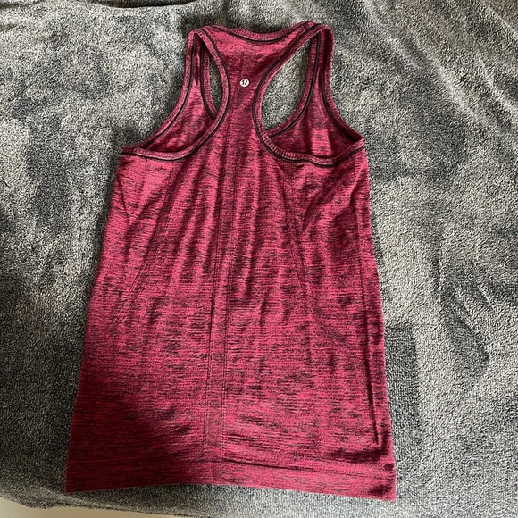 Lululemon tank - Picture 2 of 5